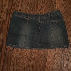 Low rise denim mini skirt, Ann Taylor loft but cut to be shorter, fit size 6-8